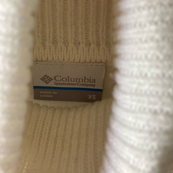 Columbia Turtle Neck Sweater - Picture 4 of 4